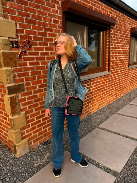 Elise partant &agrave; l'&eacute;cole
